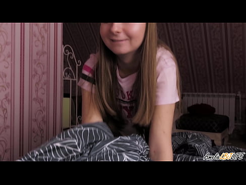 ❤️ Blondie na-aṅụ BFF ya nke ukwuu wee nweta ọnụ n'ọnụ ya ❤️ Anal porn ️❤